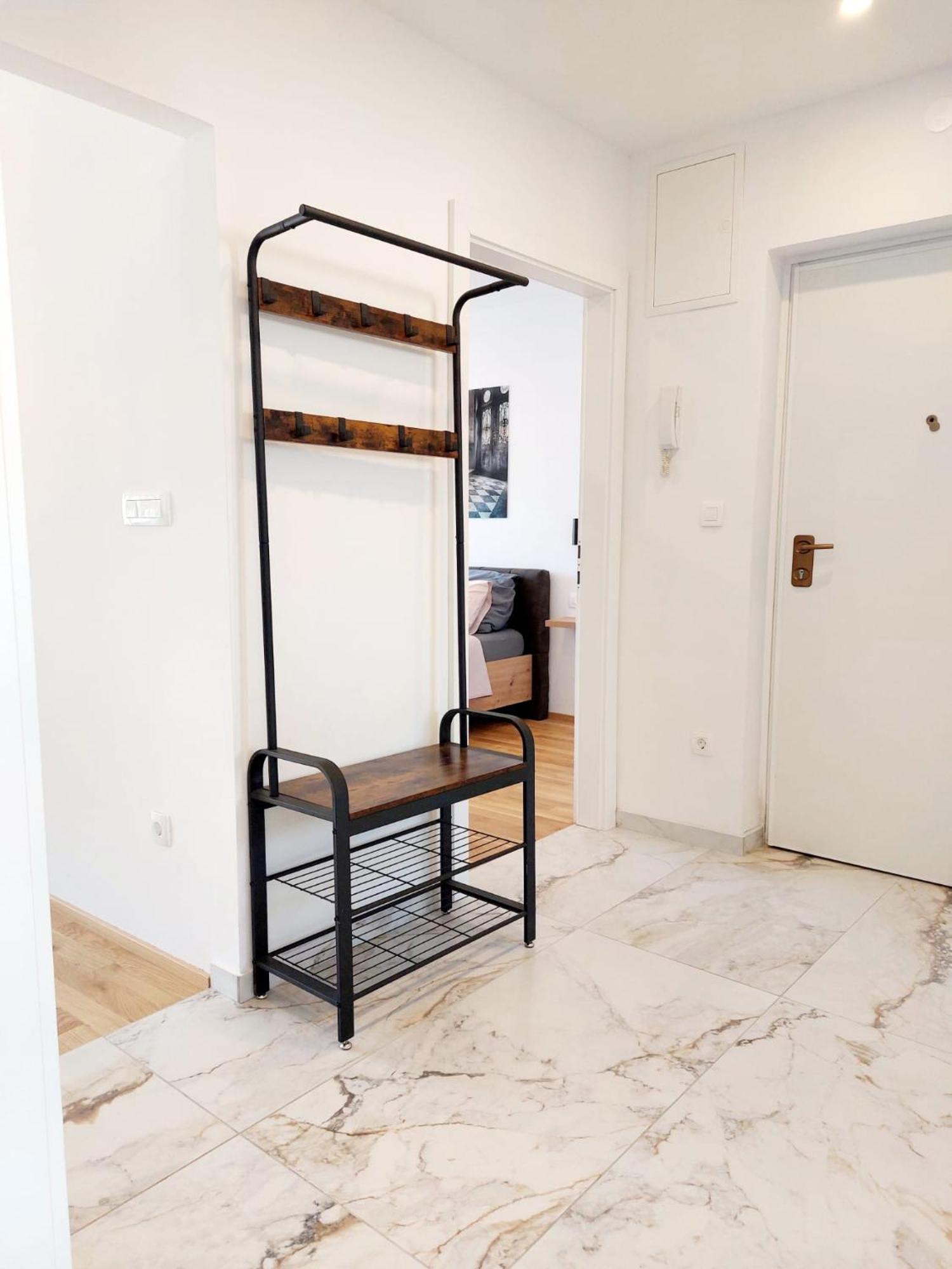 Comfort 2 Bedroom Apartment 10Min Walk From Center And Beach Split Bagian luar foto